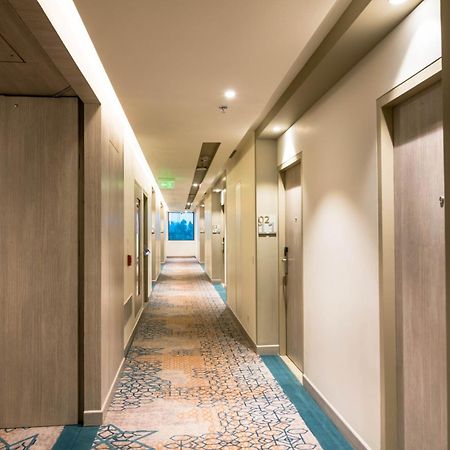 Holiday Inn Express Kolkata Airport By Ihg Exterior photo