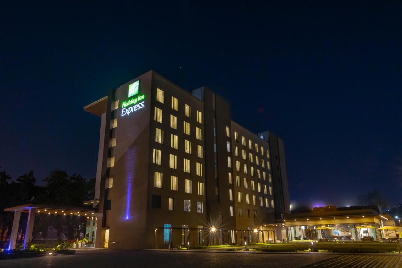 Holiday Inn Express Kolkata Airport By Ihg Exterior photo