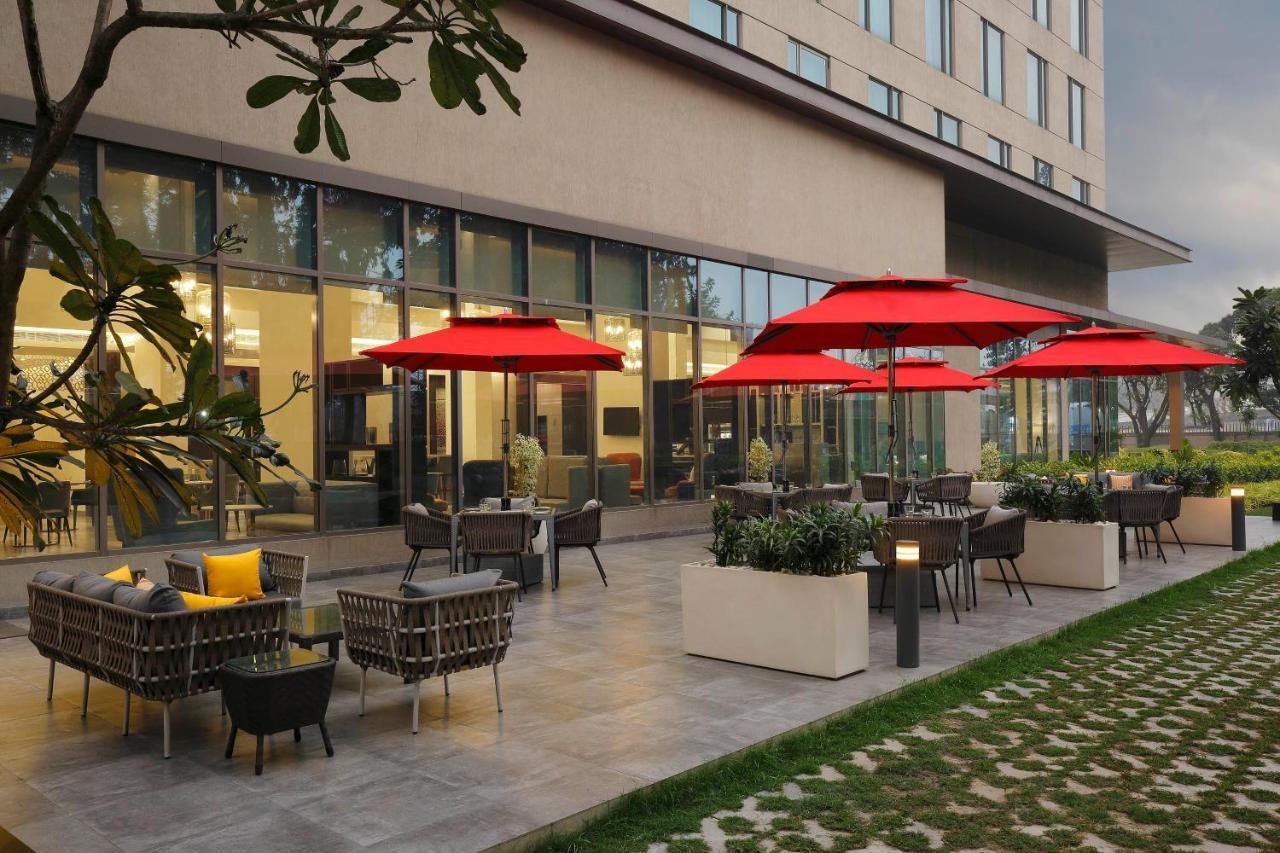 Holiday Inn Express Kolkata Airport By Ihg Exterior photo