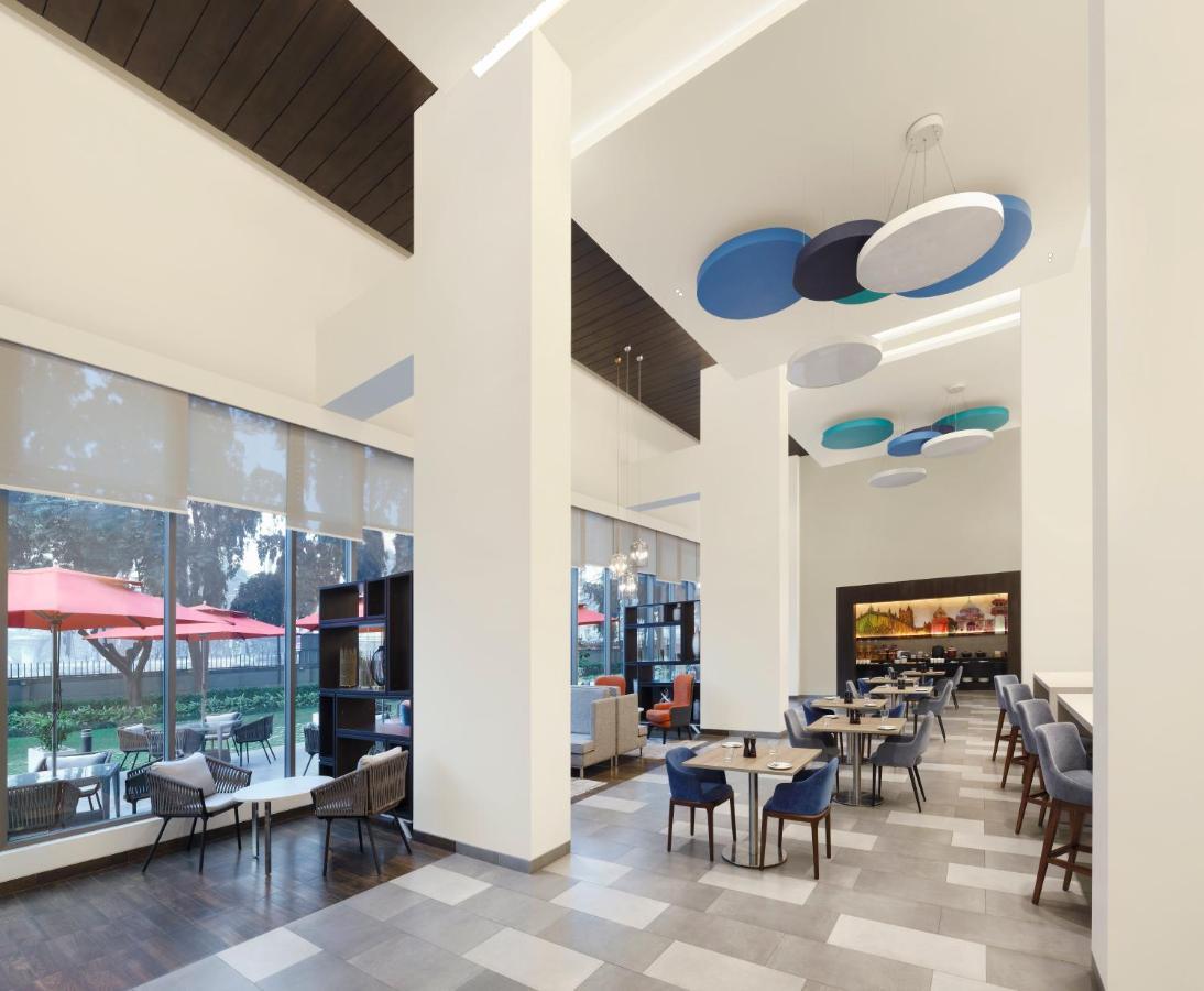 Holiday Inn Express Kolkata Airport By Ihg Exterior photo