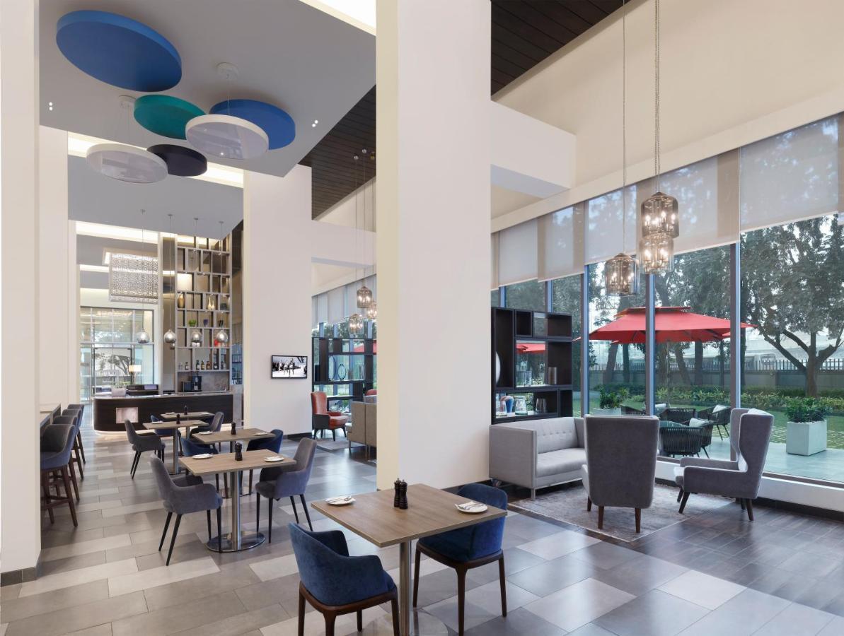 Holiday Inn Express Kolkata Airport By Ihg Exterior photo
