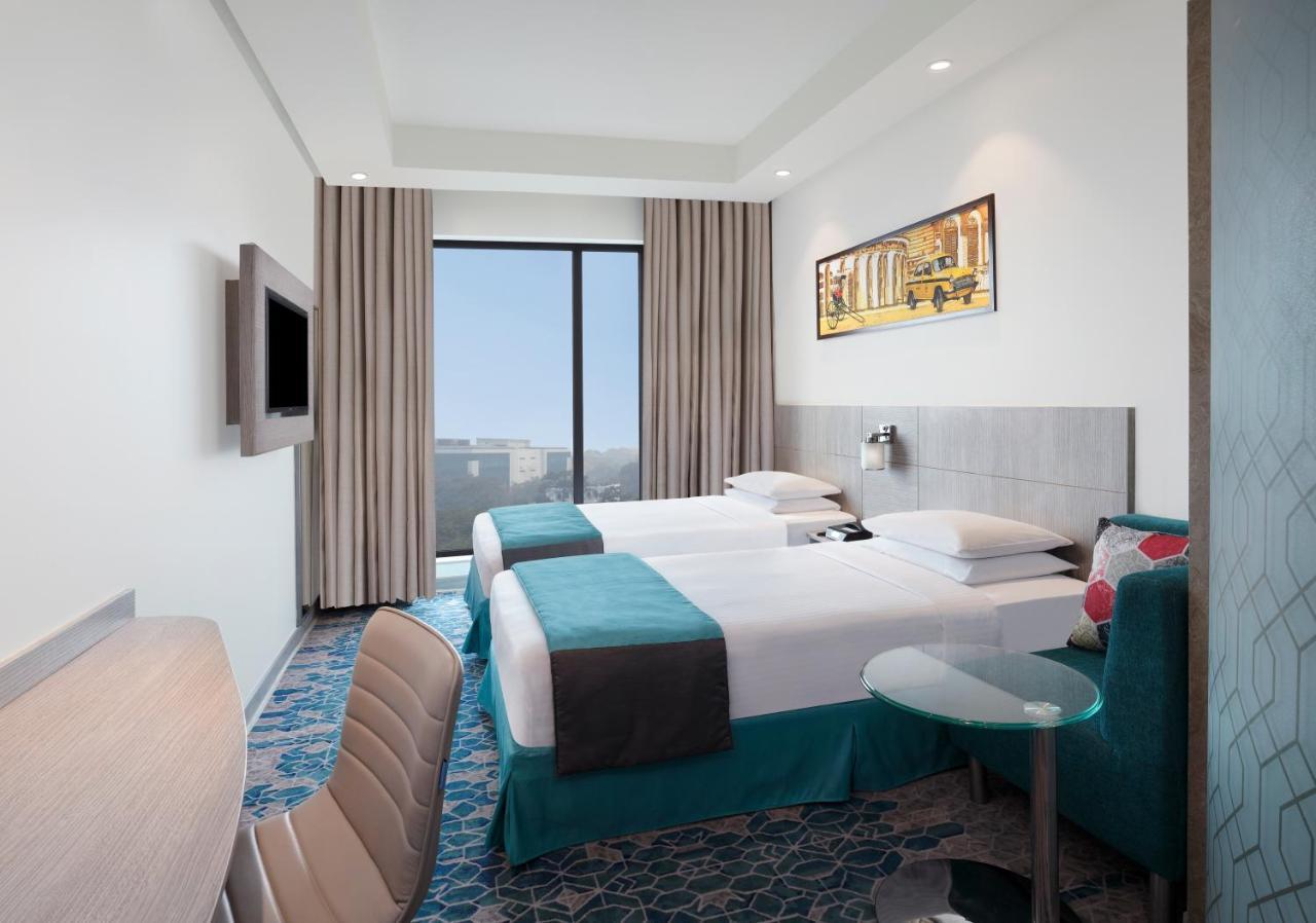 Holiday Inn Express Kolkata Airport By Ihg Exterior photo