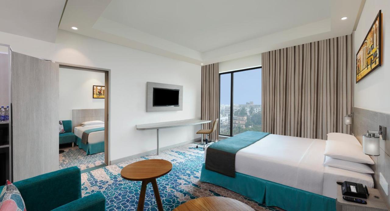 Holiday Inn Express Kolkata Airport By Ihg Exterior photo