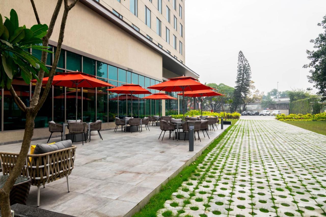 Holiday Inn Express Kolkata Airport By Ihg Exterior photo