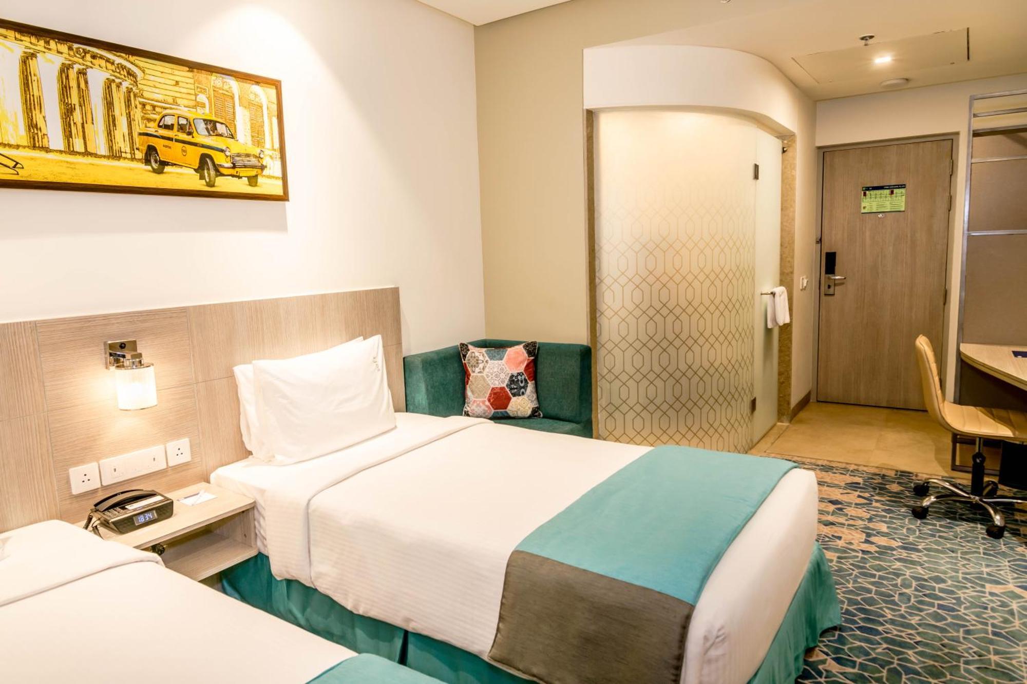Holiday Inn Express Kolkata Airport By Ihg Exterior photo